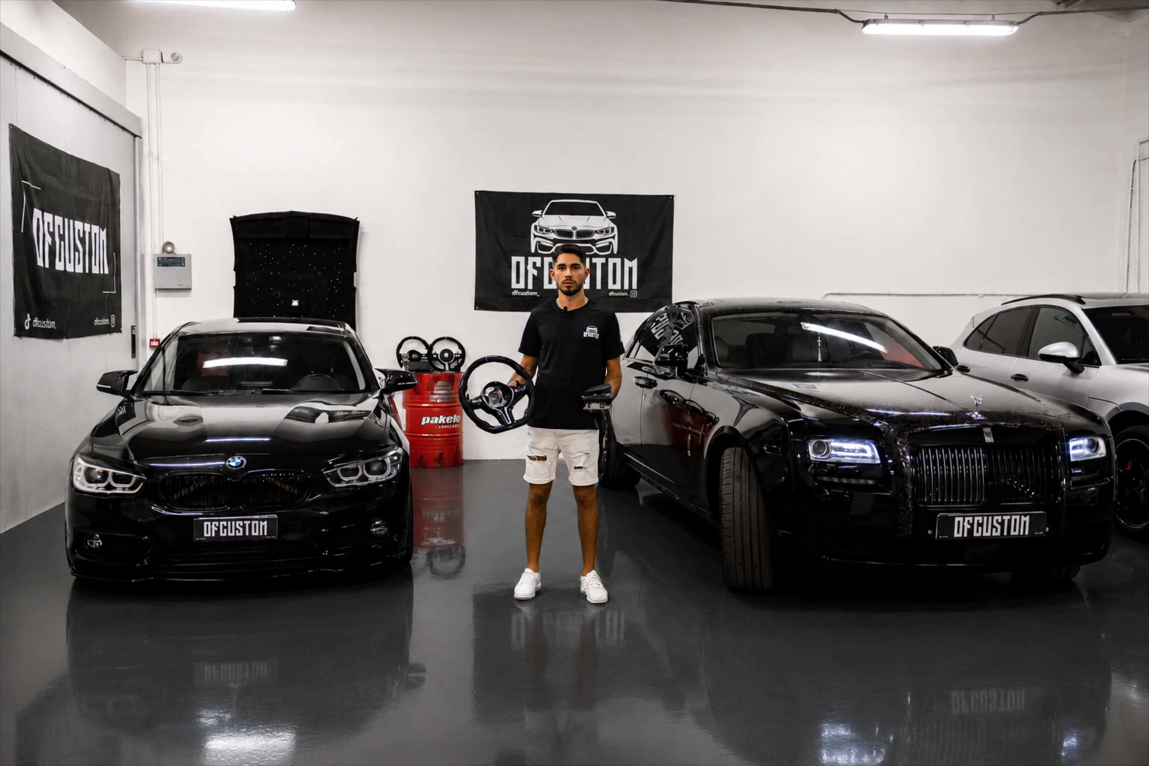 Officina OFCUSTOM: BMW Serie 3 e Rolls-Royce Wraith con volante in carbonio